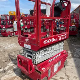 2017 MEC 1330SE Scissor Lift