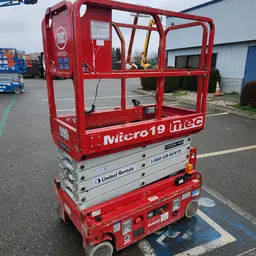 2017 MEC MICRO 19 Scissor Lift