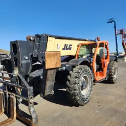 2016 JLG 1055 Forklift