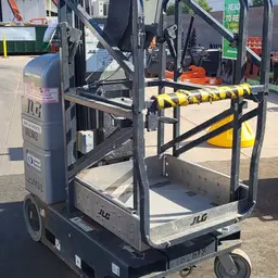2015 JLG 20MVL Self-Propelled One-Person Lift