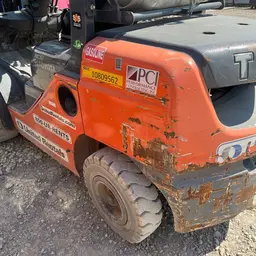 2018 Toyota 8FGU30 Warehouse Forklift