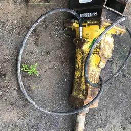 2017 Atlas Copco SB 452 Attachment