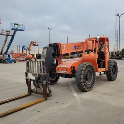 2015 SKYTRAK 6042 Forklift