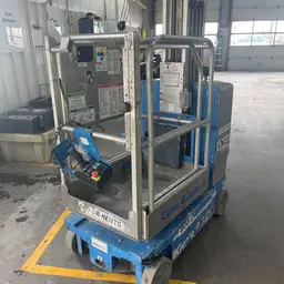2018 Genie GR-20 Self-Propelled One-Person Lift