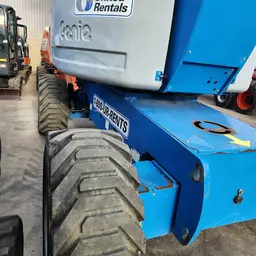 2015 Genie Z-80/60J Articulating Boom Lift