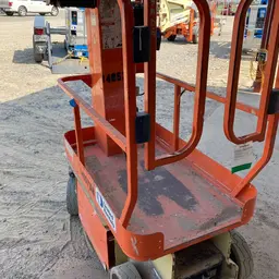 2015 JLG 1230ES Self-Propelled One-Person Lift