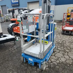 2017 Genie GR-20 Self-Propelled One-Person Lift