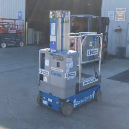 2014 Genie GR-20 Self-Propelled One-Person Lift