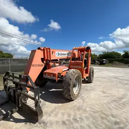 2015 SKYTRAK 6042 Forklift