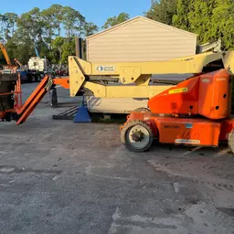 2014 JLG E450AJ Articulating Boom Lift