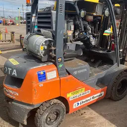 2017 Toyota 8FGU25 Warehouse Forklift