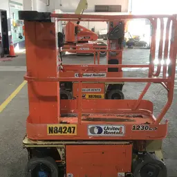 2014 JLG 1230ES Self-Propelled One-Person Lift