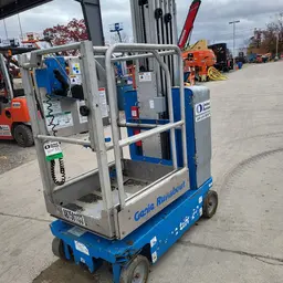 2017 Genie GR-20 Self-Propelled One-Person Lift
