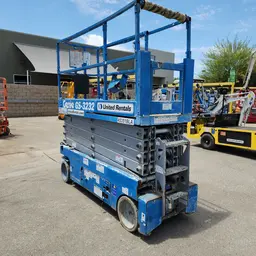 2017 Genie GS-3232 Scissor Lift