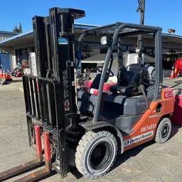 2017 Toyota 8FGU25 Warehouse Forklift