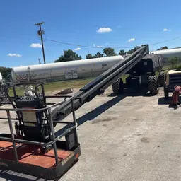 2013 JLG 800S Boom Lift