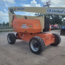 2015 JLG 800AJ Articulating Boom Lift