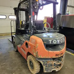 2016 Toyota 8FGU25 Warehouse Forklift