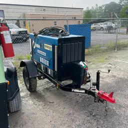 2018 Miller Welders Big Blue 300R Welder