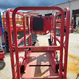 2018 MEC MICRO 19 Scissor Lift