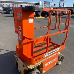 2014 JLG 1230ES Self-Propelled One-Person Lift