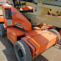 2015 JLG E450AJ Articulating Boom Lift