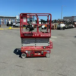2018 MEC MICRO 19 Scissor Lift