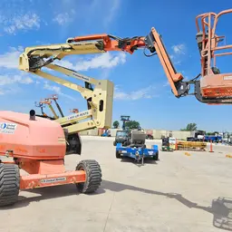2015 JLG 450AJ Articulating Boom Lift