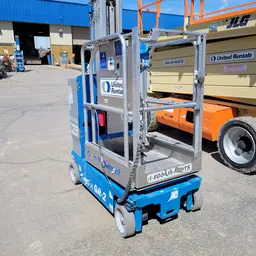 2017 Genie GR-20 Self-Propelled One-Person Lift
