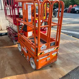2018 Snorkel TM12 Self-Propelled One-Person Lift
