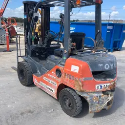 2017 Toyota 8FGU25 Warehouse Forklift