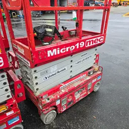 2018 MEC MICRO 19 Scissor Lift