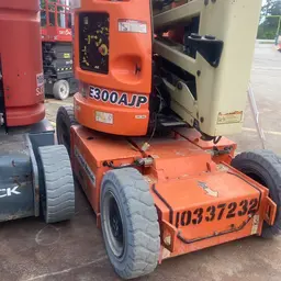 2015 JLG E300AJP Articulating Boom Lift