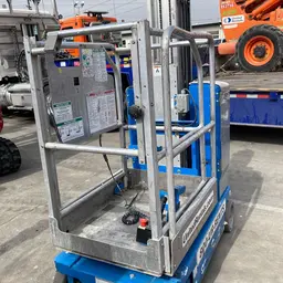 2017 Genie GR-20 Self-Propelled One-Person Lift