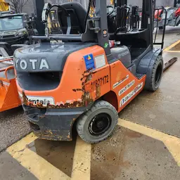 2018 Toyota 8FGU25 Warehouse Forklift