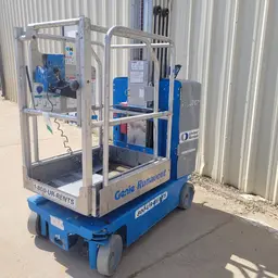 2017 Genie GR-20 Self-Propelled One-Person Lift