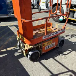 2013 JLG 1230ES Self-Propelled One-Person Lift