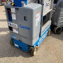 2016 Genie GR-20 Self-Propelled One-Person Lift