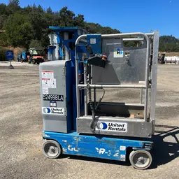2017 Genie GR-12 Self-Propelled One-Person Lift