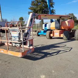 2013 JLG 800AJ Articulating Boom Lift