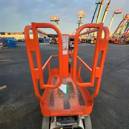 2016 JLG 1230ES Self-Propelled One-Person Lift