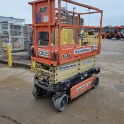 2017 JLG 1932R Scissor Lift