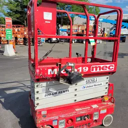 2018 MEC MICRO 19 Scissor Lift