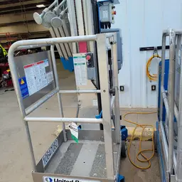 2017 Genie AWP-30SDC Pusharound Lift