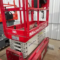 2018 MEC MICRO 19 Scissor Lift