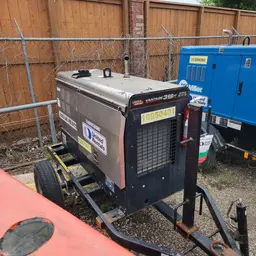 2019 Lincoln Electric VANTAGE 322 Welder