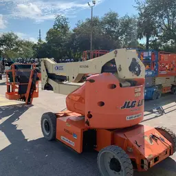 2014 JLG E400AJPN Articulating Boom Lift