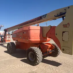 2013 JLG 800AJ Articulating Boom Lift
