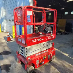 2017 MEC 1330SE Scissor Lift