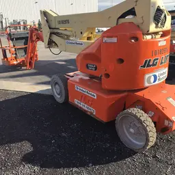 2013 JLG E400AJPN Articulating Boom Lift